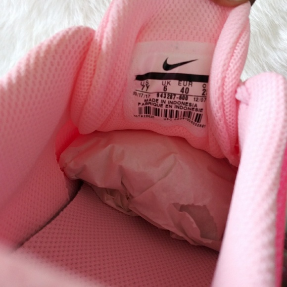 Nike Flex Experience RN Womens Sneakers - Picture 7 of 8